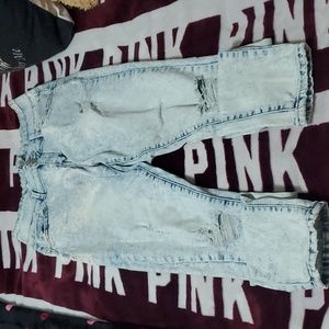 FREE WITH ANY BUNDLE PURCHASE Never worn, ripped high waist skinny jeans. Size 7